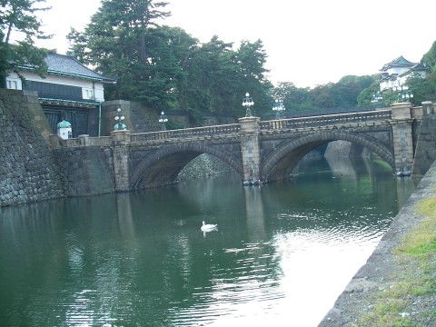 mon009.JPG　皇居　正門石橋